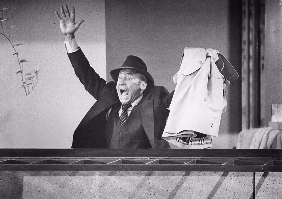 Mel Brooks in una scena del film Alta tensione