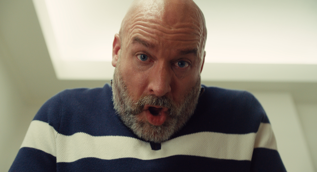 Tom Segura in una scena di Bad Thoughts